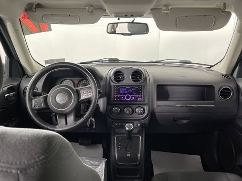 Used 2017 Jeep Patriot Latitude image 13