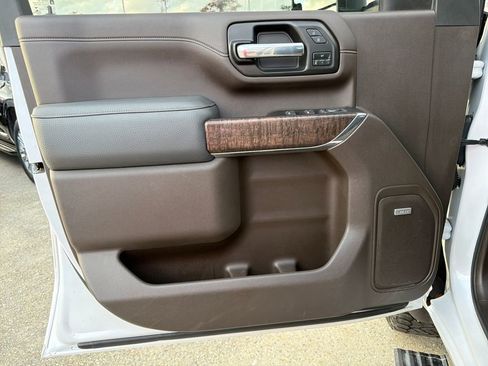 Used 2022 GMC Sierra 3500 Denali image 12