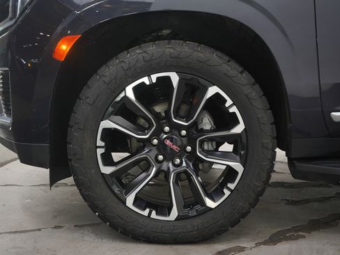 Used 2023 GMC Yukon Denali image 33