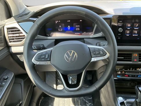 New 2025 Volkswagen Taos SE image 12