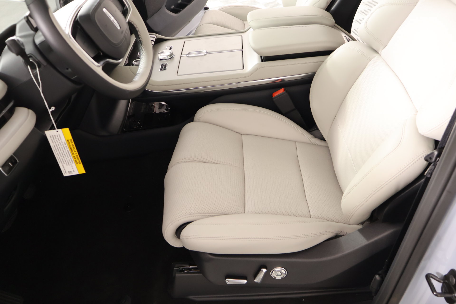 New 2026 Lincoln Navigator Premiere AWD/4WD image 12