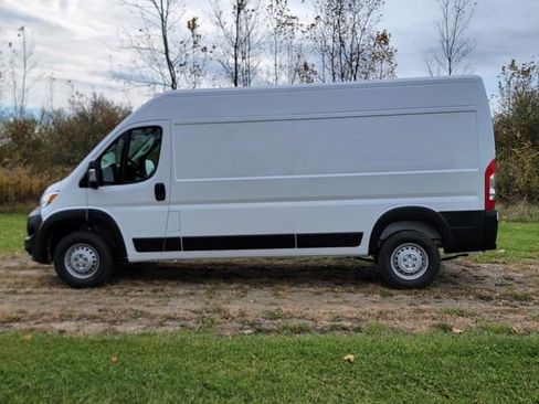 New 2025 RAM ProMaster 2500 w/ Convenience Group image 7