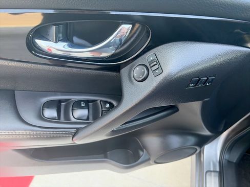 Used 2022 Nissan Rogue Sport SL w/ Premium Package FWD image 24
