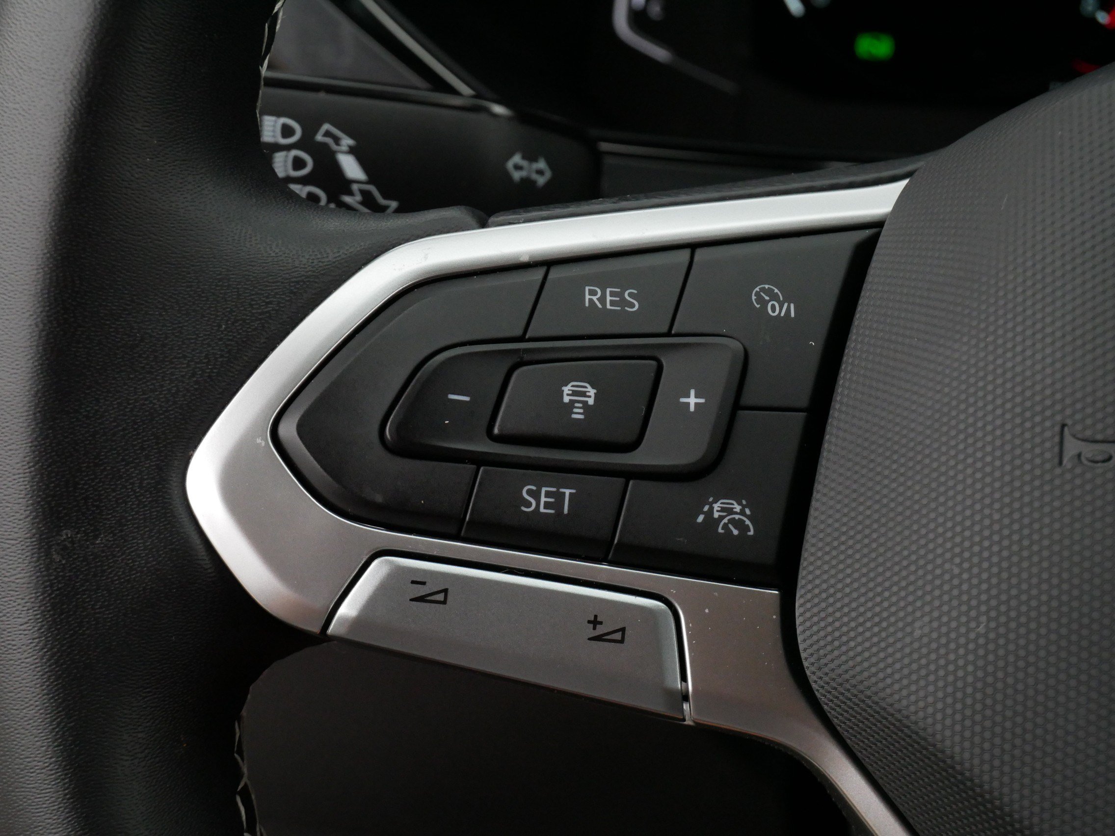 Certified 2023 Volkswagen Taos SEL AWD/4WD image 26