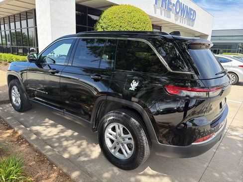 Used 2024 Jeep Grand Cherokee Laredo image 4