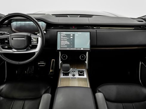 Used 2023 Land Rover Range Rover Autobiography image 16
