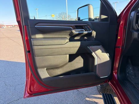 Used 2024 Chevrolet Silverado 2500 High Country w/ High Country Premium Package image 13