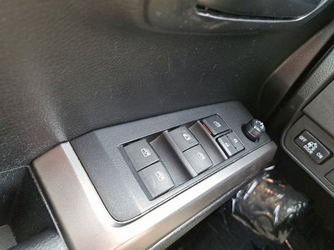 Used 2021 Toyota Tacoma SR5 RWD image 27