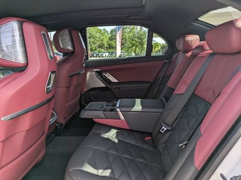 Used 2024 BMW 740i RWD image 13