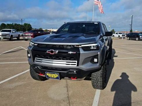 Certified 2024 Chevrolet Colorado ZR2 w/ ZR2 Convenience Package III AWD/4WD image 3