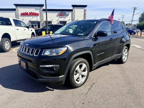 Used 2019 Jeep Compass Latitude w/ Popular Equipment Group AWD/4WD image 2