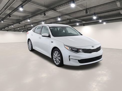 Used 2018 Kia Optima EX FWD image 2