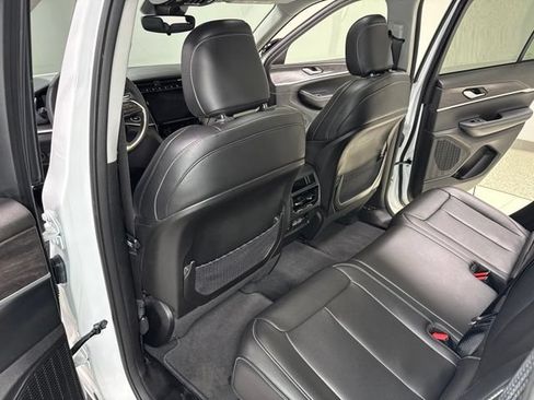 Used 2023 Jeep Grand Cherokee Limited w/ Black Appearance Package AWD/4WD image 26