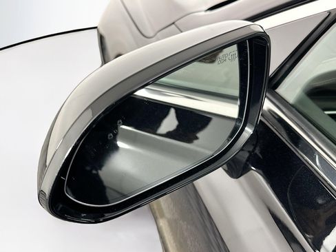 Used 2022 Genesis G90 3.3T Premium RWD image 16