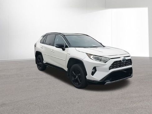 Used 2020 Toyota RAV4 XSE image 2