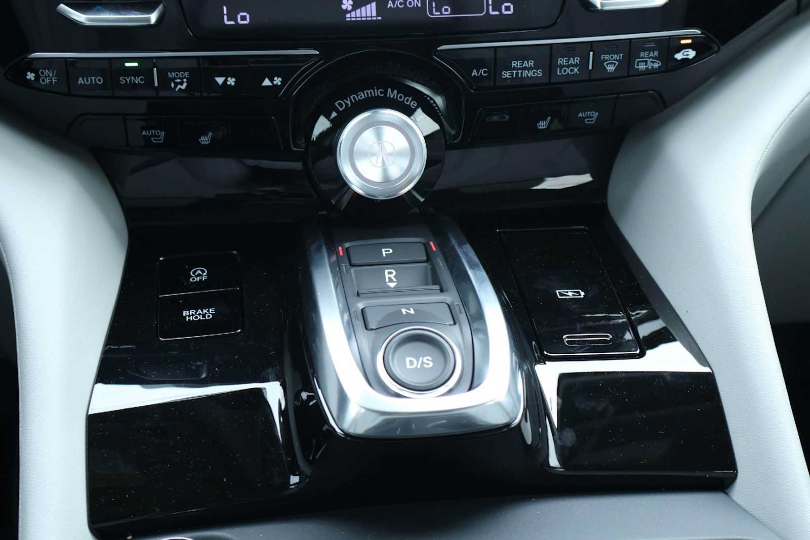 Used 2026 Acura MDX w/ Technology Package FWD image 17
