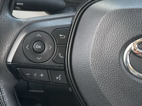 Used 2020 Toyota Corolla LE FWD image 14