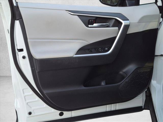Used 2021 Toyota RAV4 XLE FWD image 12