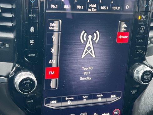 Used 2021 RAM 2500 Laramie w/ Safety Group B image 17