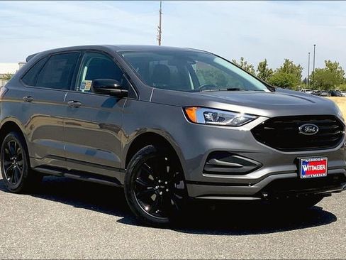 New 2023 Ford Edge SE w/ Black Appearance Package image 2