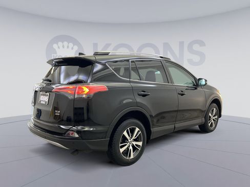 Used 2018 Toyota RAV4 XLE image 5