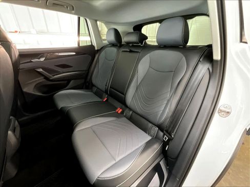 New 2026 Volkswagen Tiguan SE image 12