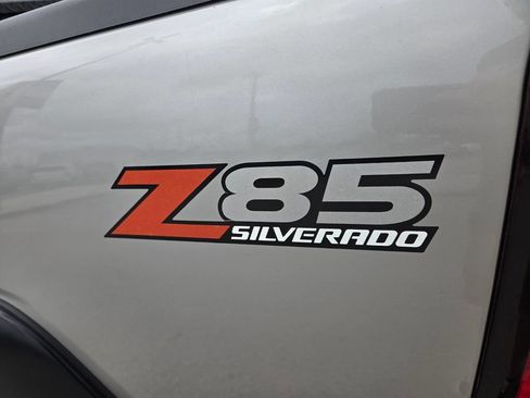 Used 2006 Chevrolet Silverado 1500 LT w/ Onstar Plus Package RWD image 5
