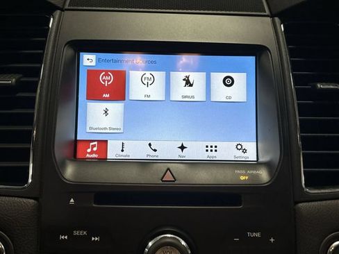 Used 2016 Ford Taurus SEL w/ Equipment Group 201A FWD image 16