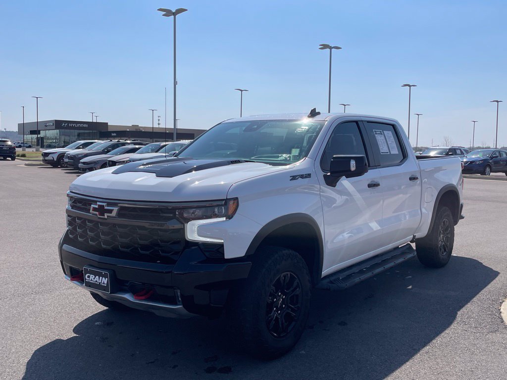 Used 2024 Chevrolet Silverado 1500 ZR2 w/ Technology Package AWD/4WD image 3