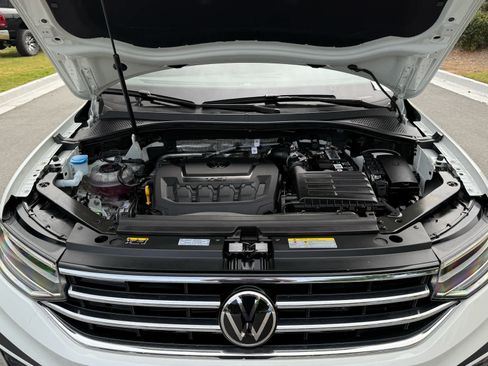 Used 2023 Volkswagen Tiguan SE image 29