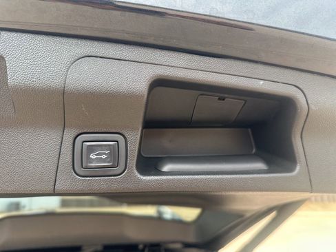 Used 2023 GMC Acadia SLE w/ Driver Convenience Package image 35