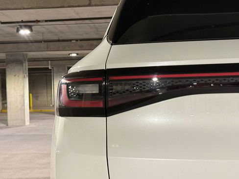 Used 2025 Volkswagen ID.4 Pro S image 12