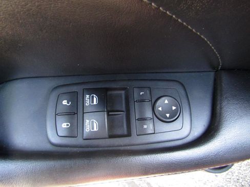 Used 2018 Dodge Challenger R/T Scat Pack RWD image 11
