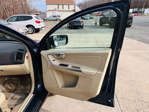 Used 2010 Volvo XC60 T6 image 19