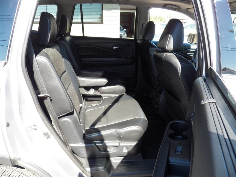 Used 2017 Honda Pilot Elite image 16