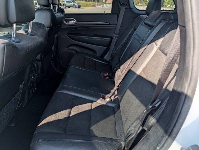 Used 2020 Jeep Grand Cherokee Altitude AWD/4WD image 25