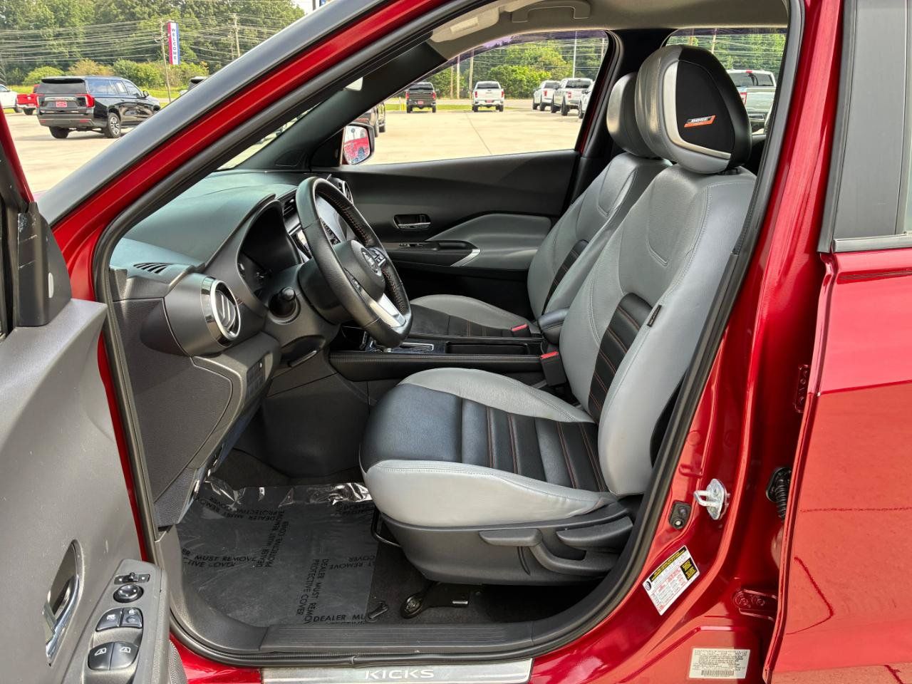Used 2021 Nissan Kicks SR w/ SR Premium Package FWD image 11