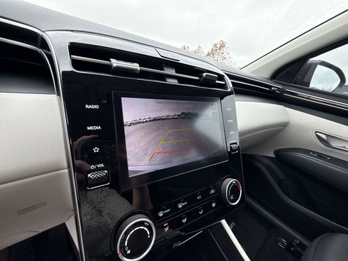 Used 2023 Hyundai Tucson SE image 21