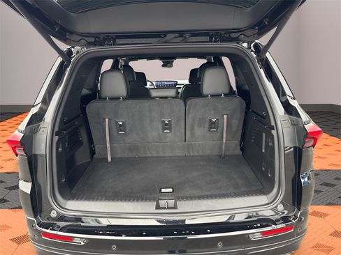 Used 2025 Buick Enclave Sport Touring image 16