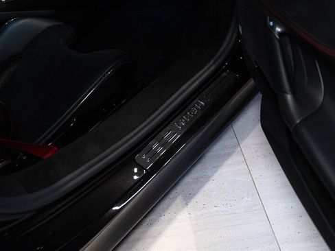 Used 2021 Ferrari SF90 Stradale AWD/4WD image 10