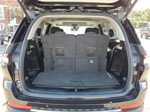 Used 2021 Jeep Grand Cherokee L Laredo w/ Luxury Tech Group I image 30