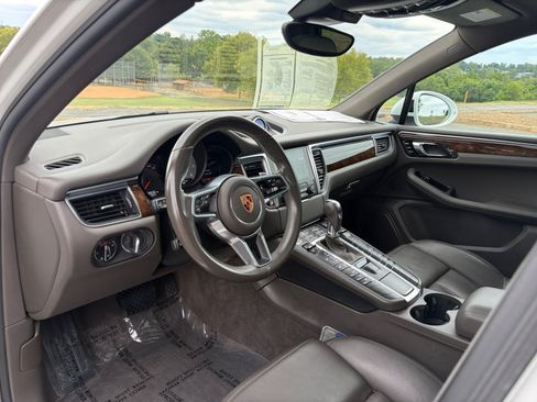 Used 2018 Porsche Macan S AWD/4WD image 12