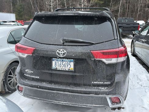 Used 2019 Toyota Highlander Limited image 8