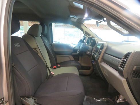 Used 2020 Ford F250 XL w/ STX Appearance Package AWD/4WD image 25