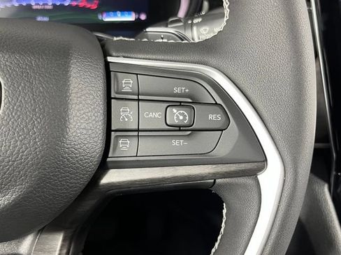 Used 2024 Jeep Grand Cherokee Limited 4xe w/ Luxury Tech Group II AWD/4WD image 17