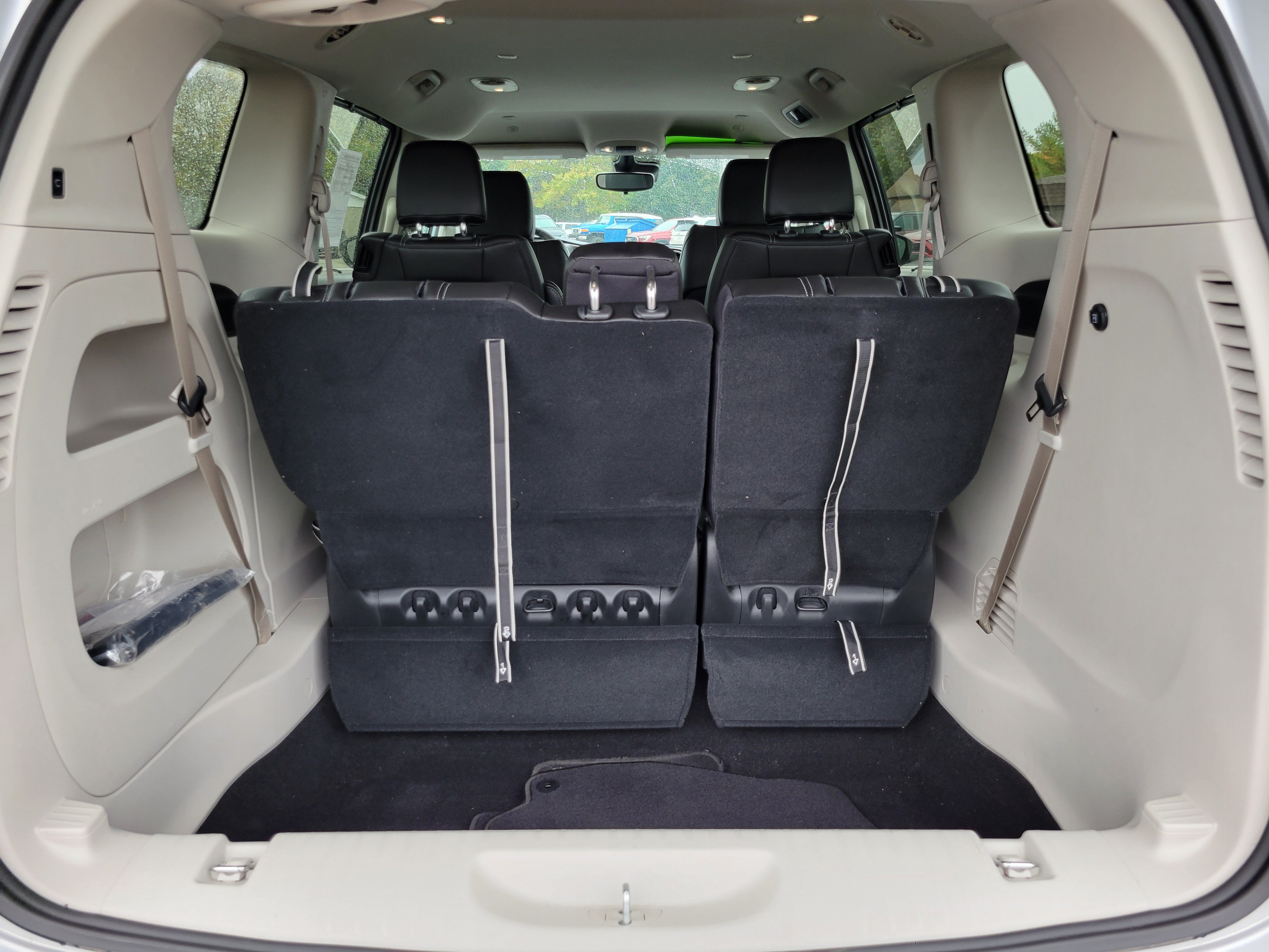 Used 2024 Chrysler Pacifica Touring-L FWD image 23