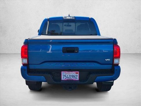 Certified 2017 Toyota Tacoma TRD Sport RWD image 7