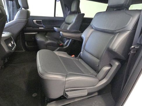 Used 2025 Ford Expedition Max Platinum w/ Stealth Appearance Package AWD/4WD image 18