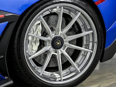 Used 2021 Lamborghini Aventador SVJ AWD/4WD image 23