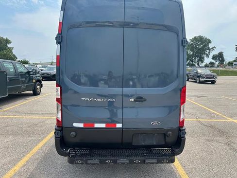 Used 2019 Ford Transit 250 148 High Roof Extended RWD image 4